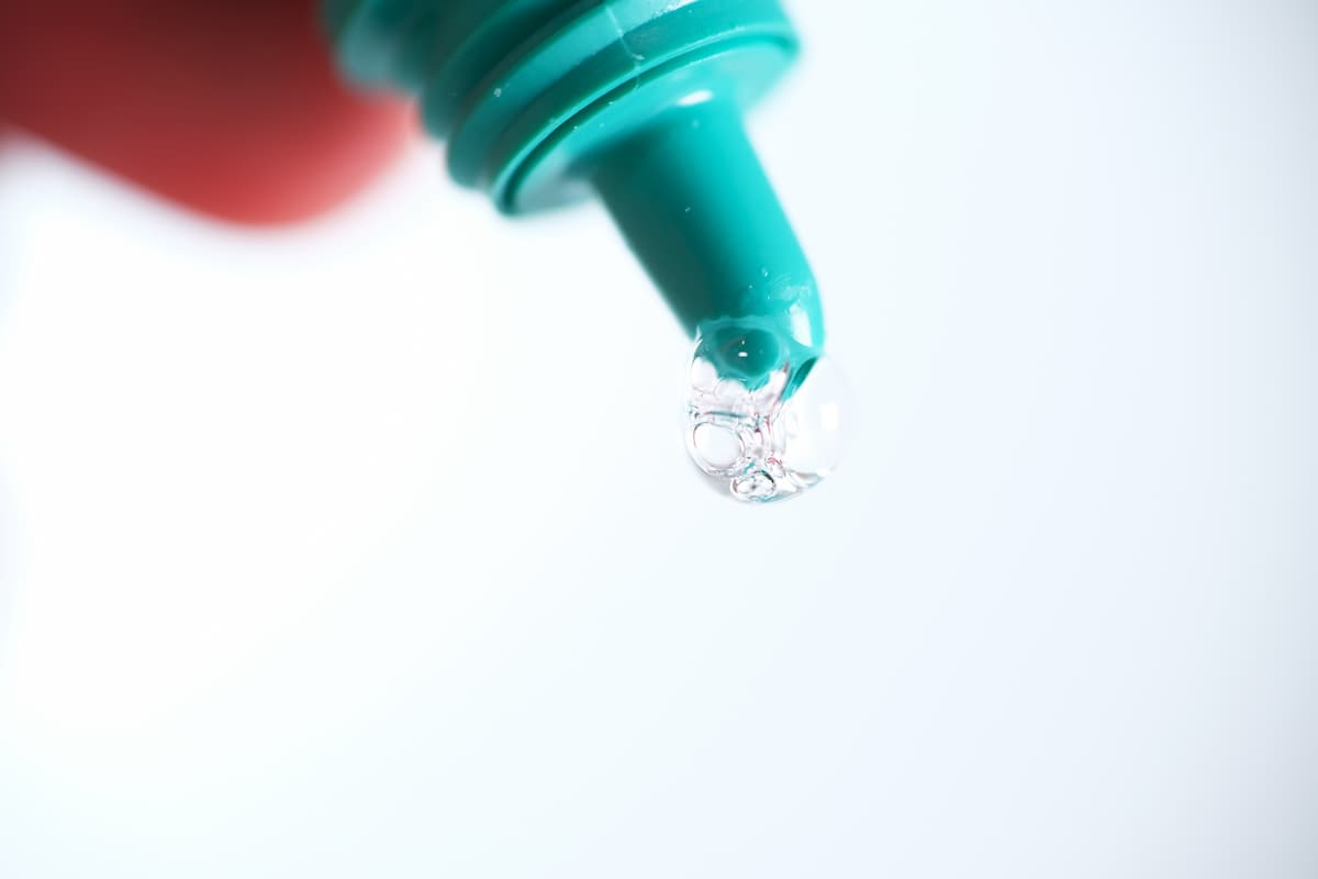 Исследователи разработали экспериментальную «живую глазную каплю» для восстановления ран роговицы