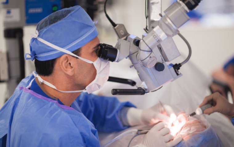 Евростат: в 2021 году в ЕС зафиксировано снижение числа операций по удалению катаракты на 4%