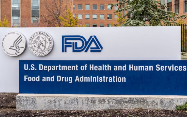 FDA предупреждает о рисках инфекций, связанных с использованием контрафактных глазных капель
