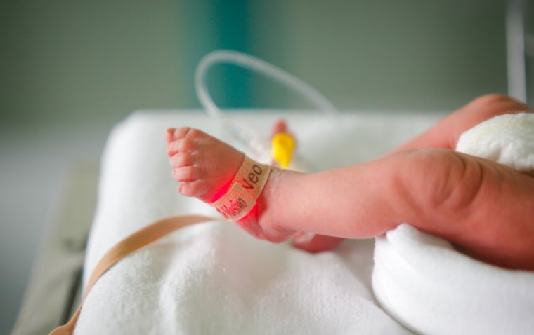 Автономная система искусственного интеллекта достигла 100% точности в выявлении ретинопатии недоношенных