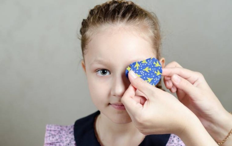 Ограниченная польза окклюзионной терапии после 4 лет при односторонней врожденной катаракте